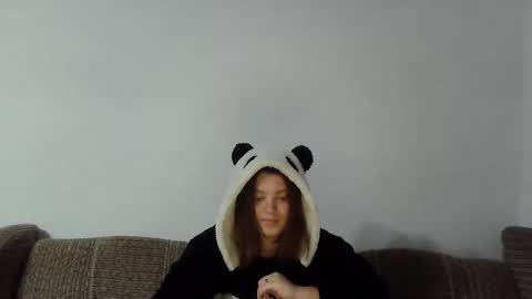 Snapshot of girl_leya chatting on 09.26.25 girl_leya online show from 09.26.25