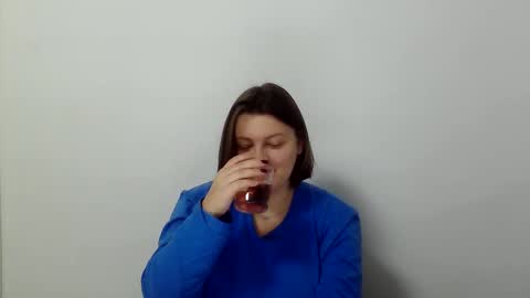 Snapshot of girl_leya chatting on 11.29.25 girl_leya online show from 11.29.25