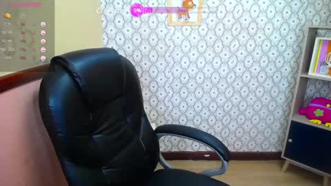 Snapshot of girlkondx1_bella chatting on 02.25.25 girlkond online show from 02.25.25