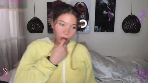  Kylie  online show from 02.16.25