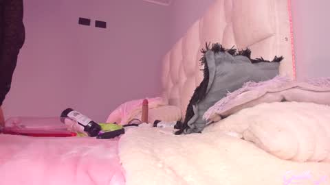 Instagram gisellee  22  online show from 03.08.25