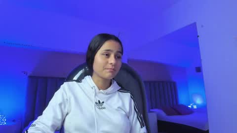 GISELLE ROLDAN online show from 05.21.26