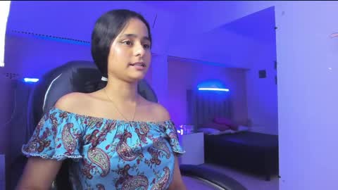GISELLE ROLDAN online show from 05.24.26