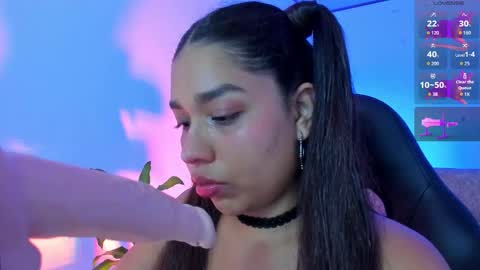 Snapshot of giselle_upp chatting on 11.19.25 Giselle online show from 11.19.25