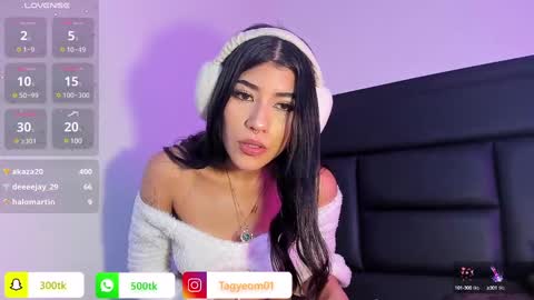 Snapshot of giselleblare chatting on 01.11.25 giselleblare online show from 01.11.25