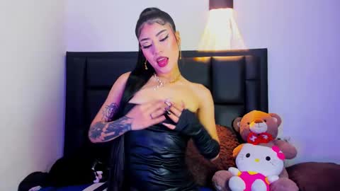 Snapshot of giselleblare chatting on 10.22.25 giselleblare online show from 10.22.25