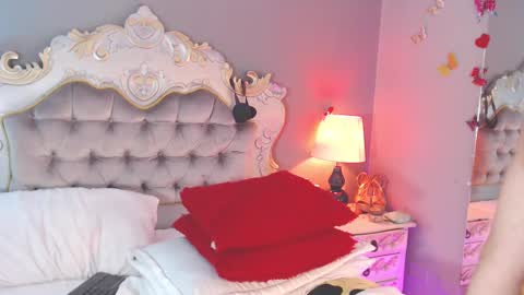 Snapshot of gisellenoah chatting on 02.11.25 GiselleNoah online show from 02.11.25