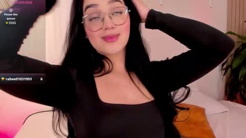 Snapshot of gisselle_palmer chatting on 09.17.25 online show from 09.17.25