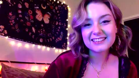 Snapshot of givemesweetdreams chatting on 03.11.25 givemesweetdreams online show from 03.11.25