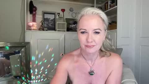 Gl1tter Barbie online show from 11.02.25