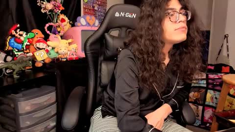 glaceon9 online show from 11.04.25