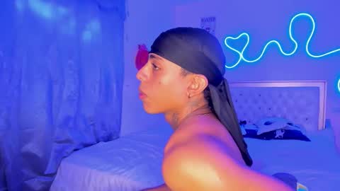 Snapshot of glader_guy chatting on 10.06.25 only for you bby online show from 10.06.25