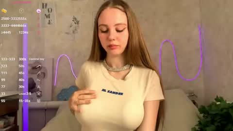 Snapshot of gladissoter chatting on 07.16.26 Violetta online show from 07.16.26