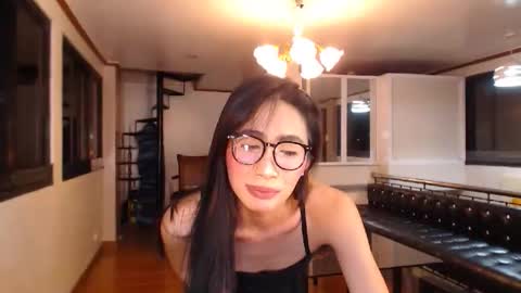 gleiahong online show from 10.15.25