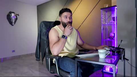 Matthew .. for short call me Matt online show from 03.10.25