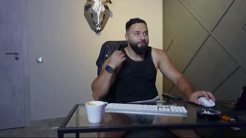 Matthew .. for short call me Matt online show from 09.10.25