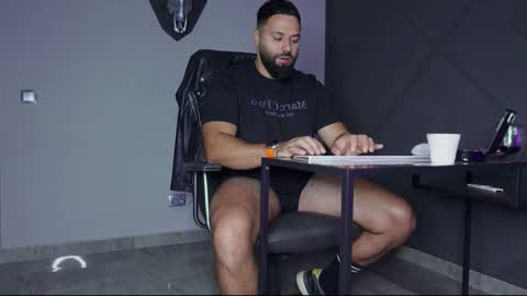 Matthew .. for short call me Matt online show from 09.12.25