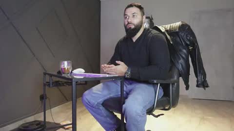 Matthew .. for short call me Matt online show from 11.07.25