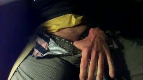 Snapshot of glimmertwins11 chatting on 10.21.25 glimmertwins11 online show from 10.21.25