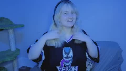 Snapshot of glitchwitch chatting on 07.04.26 Glitch online show from 07.04.26