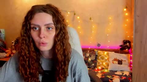 Gloria Wood online show from 01.12.25