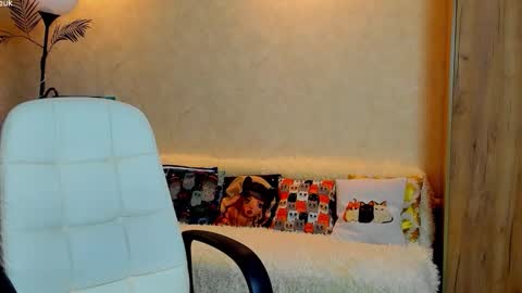 Gloria Wood online show from 10.14.25