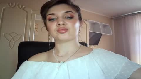 Snapshot of gloriashine chatting on 03.12.25 gloriashine online show from 03.12.25