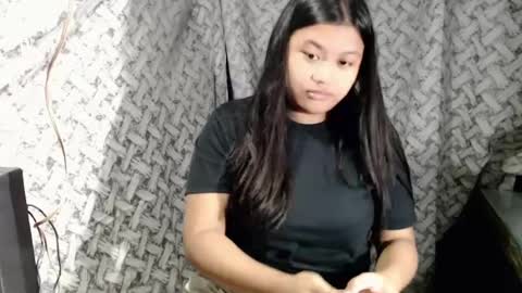 Snapshot of glossyrina chatting on 07.29.26 Rina3 online show from 07.29.26