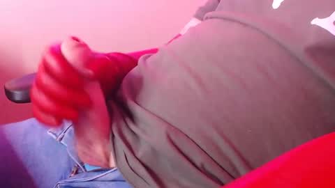 Snapshot of glovemad chatting on 02.24.25 Glove Mad online show from 02.24.25