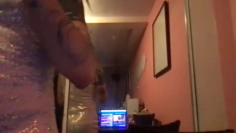 Glow Goddess online show from 09.25.25