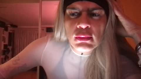 Glow Goddess online show from 01.12.26