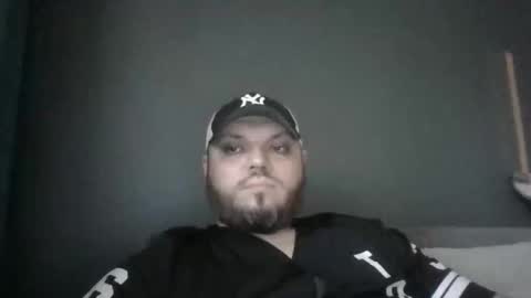 Snapshot of glusgan chatting on 02.19.25 Your boy online show from 02.19.25