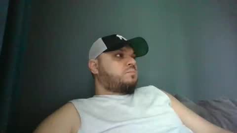 Snapshot of glusgan chatting on 03.10.25 Your boy online show from 03.10.25