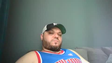 Snapshot of glusgan chatting on 03.11.25 Your boy online show from 03.11.25