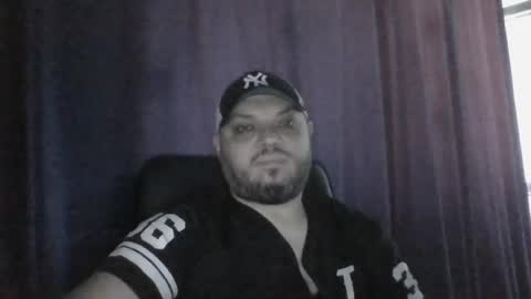 Snapshot of glusgan chatting on 06.18.26 Your boy online show from 06.18.26