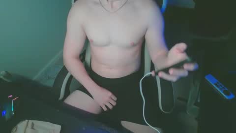 Snapshot of gnr_xxx chatting on 12.15.25 G online show from 12.15.25