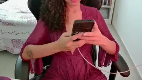 Snapshot of goddess_artemis_ chatting on 04.27.26 Fauna online show from 04.27.26