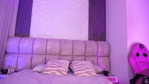 goddess_eli77 online show from 04.19.26