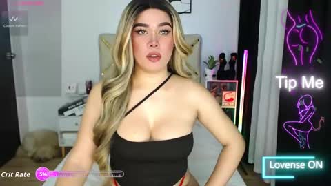 Snapshot of goddess_lykafox chatting on 11.15.25 Lyka Fox online show from 11.15.25