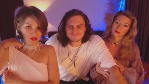   330 UTC2 girls   online show from 02.08.25