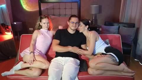   330 UTC2 girls   online show from 12.17.25