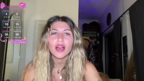 Snapshot of goddessdove chatting on 04.08.26 GoddessDove online show from 04.08.26