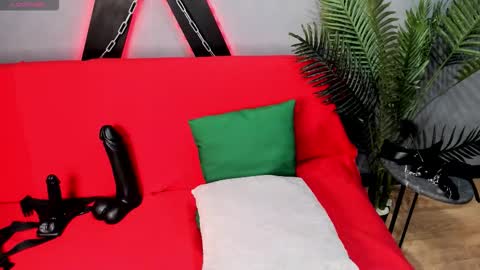 Snapshot of goddessemily_ chatting on 09.20.25 goddessemily_ online show from 09.20.25