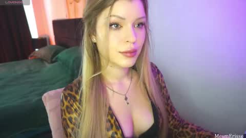 Snapshot of goddesseriss chatting on 01.12.25 MesmErisse online show from 01.12.25