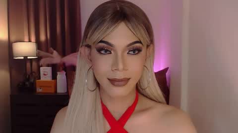 Snapshot of goddessmichaella chatting on 12.22.24 Michaella online show from 12.22.24