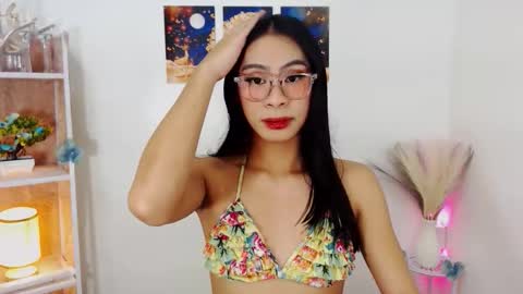 Snapshot of goddessnianxx chatting on 10.03.25 Kyla and Nian online show from 10.03.25