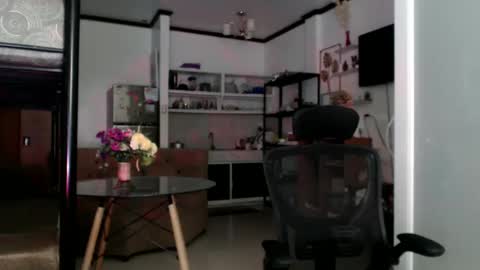 Eva online show from 12.16.24