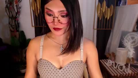 Snapshot of goddessquinnie chatting on 02.08.25 quinnie online show from 02.08.25