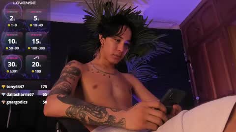 Snapshot of godly_huan chatting on 02.28.25 HUAN online show from 02.28.25