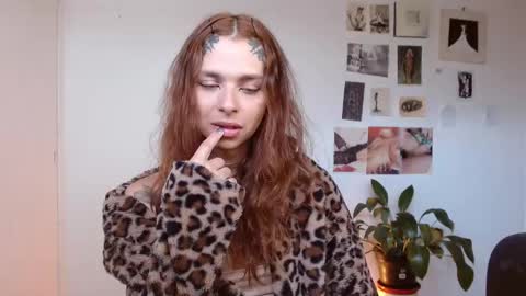 Snapshot of golden_alaska chatting on 12.02.25 Alaska online show from 12.02.25